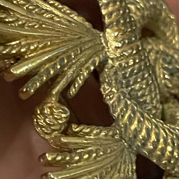 Vintage gold plated Monet Gold Brooch 1940’s - Picture 5 of 6